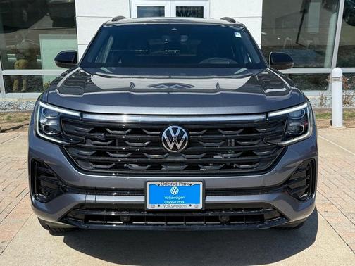 2025 Volkswagen Atlas Cross Sport 2.0T SEL R-Line Black