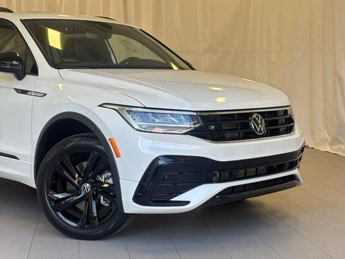 2024 Volkswagen Tiguan 2.0T SE R-Line Black