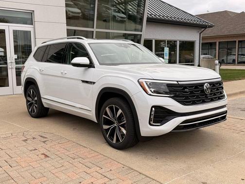 Opal White Pearl 2026 Volkswagen Atlas 2.0T SEL Premium R-Line