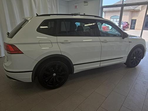 2021 Volkswagen Tiguan 2.0T SE R-Line Black