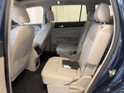Tourmaline Blue Metallic 2021 Volkswagen Atlas 3.6 V6 SEL
