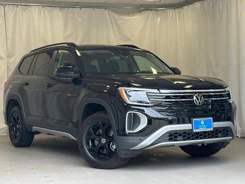 2024 Volkswagen Atlas 2.0T Peak Edition SEL