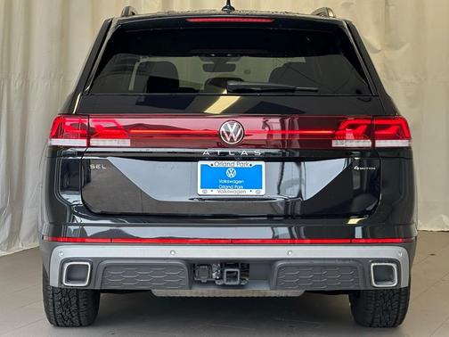 2024 Volkswagen Atlas 2.0T Peak Edition SEL