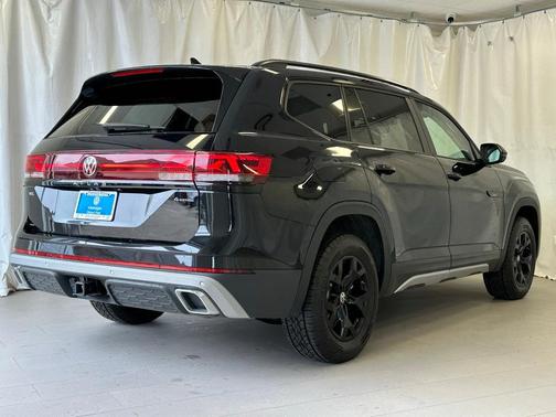 2024 Volkswagen Atlas 2.0T Peak Edition SEL