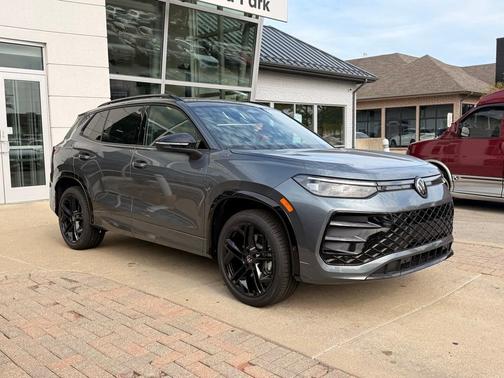 2025 Volkswagen Tiguan 2.0T SE R-Line Black