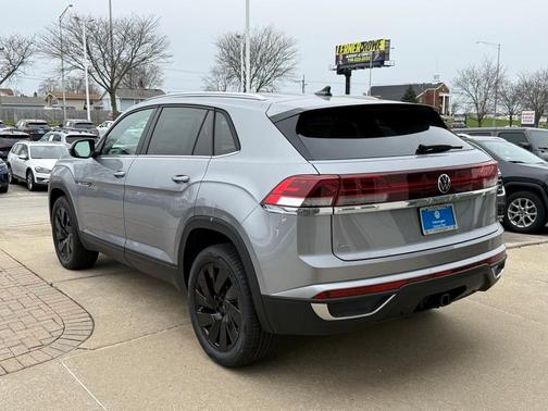 2025 Volkswagen Atlas Cross Sport 2.0T SE w/Technology