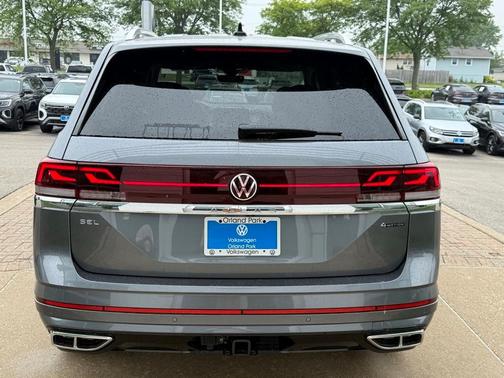 2025 Volkswagen Atlas 2.0T SEL Premium R-Line