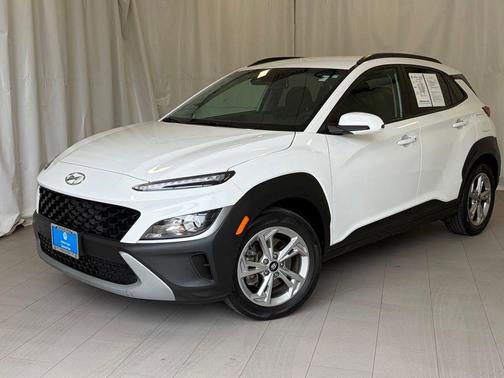 Lunar White 2023 Hyundai KONA SEL