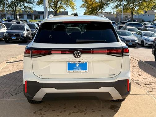2025 Volkswagen Tiguan 2.0T SE
