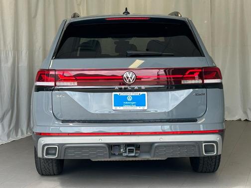 2024 Volkswagen Atlas 2.0T Peak Edition SEL