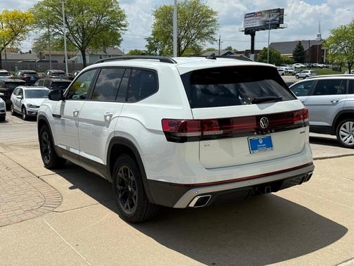 2025 Volkswagen Atlas 2.0T Peak Edition