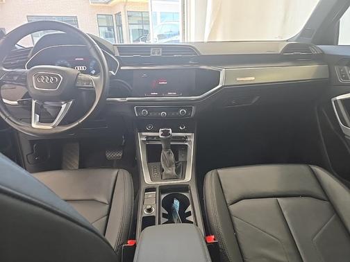 2022 Audi Q3 45 S line Premium
