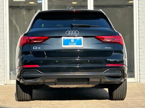 2022 Audi Q3 45 S line Premium