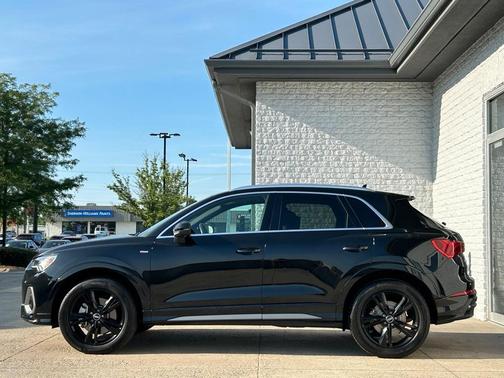 2022 Audi Q3 45 S line Premium