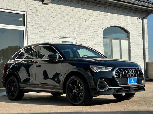 2022 Audi Q3 45 S line Premium