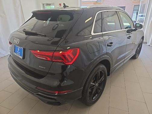 2022 Audi Q3 45 S line Premium