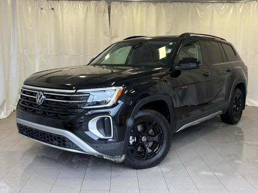 2024 Volkswagen Atlas 2.0T Peak Edition SE w/Technology