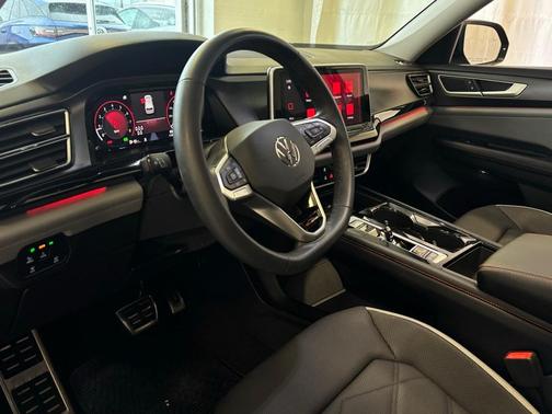 2024 Volkswagen Atlas 2.0T Peak Edition SE w/Technology
