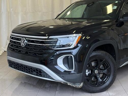 2024 Volkswagen Atlas 2.0T Peak Edition SE w/Technology
