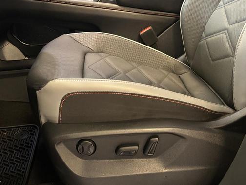 2024 Volkswagen Atlas 2.0T Peak Edition SE w/Technology