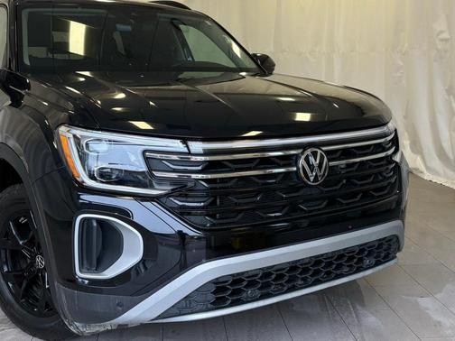2024 Volkswagen Atlas 2.0T Peak Edition SE w/Technology