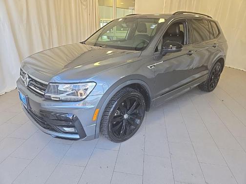 Platinum Gray Metallic 2020 Volkswagen Tiguan 2.0T SE R-Line Black