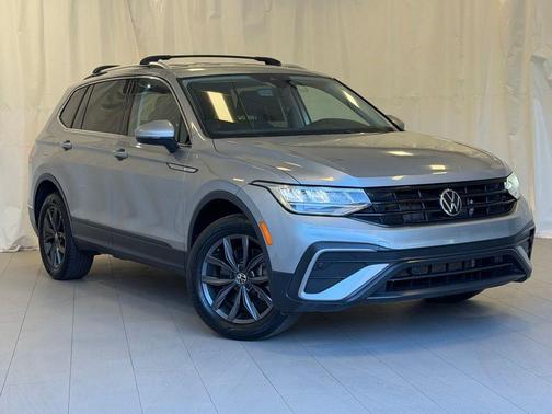 Pyrite Silver Metallic 2022 Volkswagen Tiguan 2.0T SE