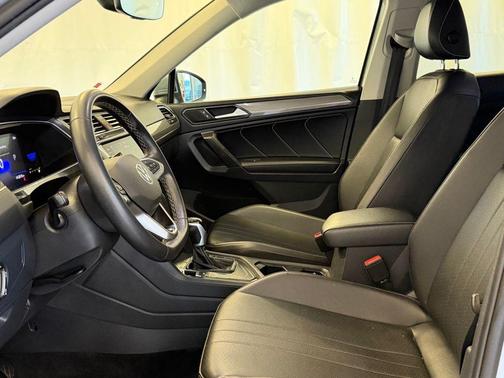 Pyrite Silver Metallic 2022 Volkswagen Tiguan 2.0T SE
