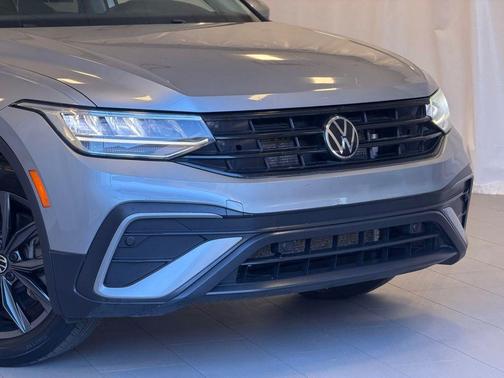 Pyrite Silver Metallic 2022 Volkswagen Tiguan 2.0T SE