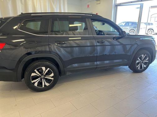 2025 Volkswagen Atlas 2.0T SE
