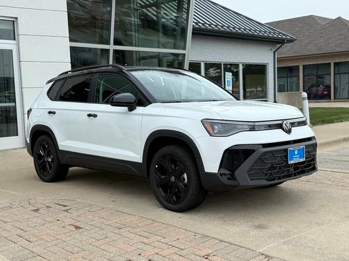 2025 Volkswagen Taos 1.5T SE Black