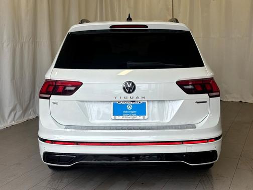 2022 Volkswagen Tiguan 2.0T SE R-Line Black
