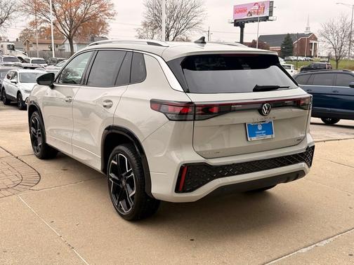 2025 Volkswagen Tiguan 2.0T SE R-Line Black