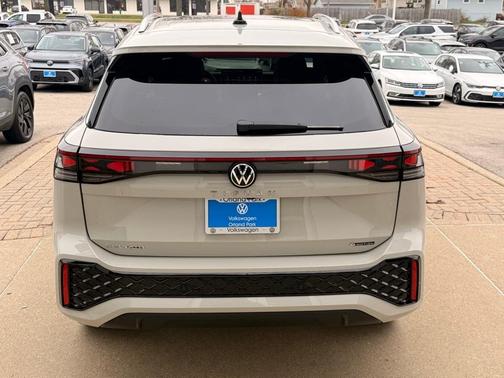 2025 Volkswagen Tiguan 2.0T SE R-Line Black