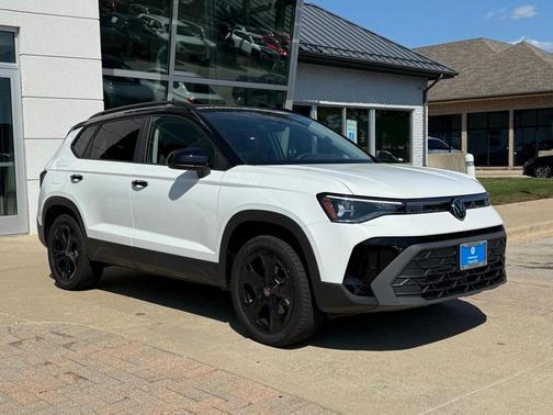 2025 Volkswagen Taos 1.5T SE Black