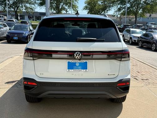 2025 Volkswagen Taos 1.5T SE Black