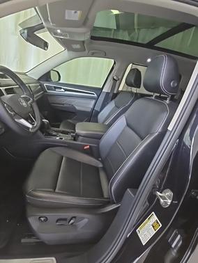 2023 Volkswagen Atlas 3.6L SE w/Technology