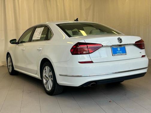 2018 Volkswagen Passat 2.0T SE