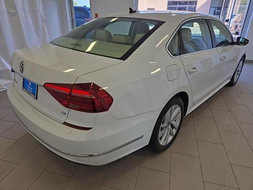 2018 Volkswagen Passat 2.0T SE