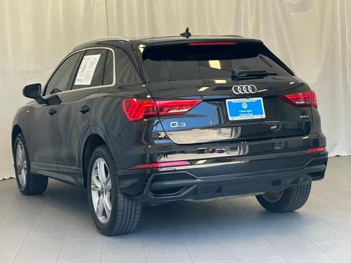 2022 Audi Q3 45 S line Premium