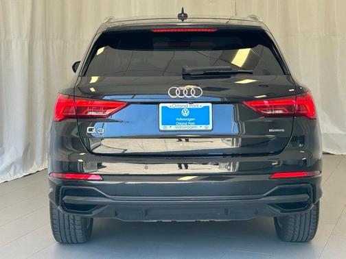 2022 Audi Q3 45 S line Premium