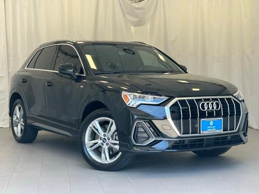 2022 Audi Q3 45 S line Premium