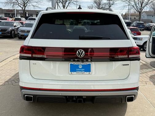 2025 Volkswagen Atlas 2.0T Peak Edition