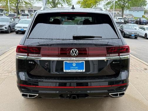 2025 Volkswagen Atlas 2.0T SEL Premium R-Line