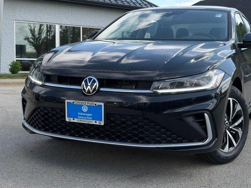 Deep Black Pearl Effect 2026 Volkswagen Jetta 1.5T S