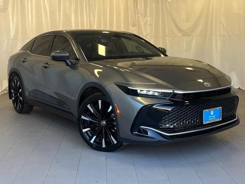 2023 Toyota Crown Platinum