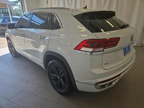 2022 Volkswagen Atlas Cross Sport 2.0T SEL R-Line