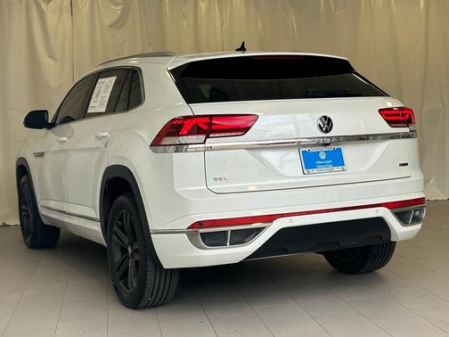 2022 Volkswagen Atlas Cross Sport 2.0T SEL R-Line