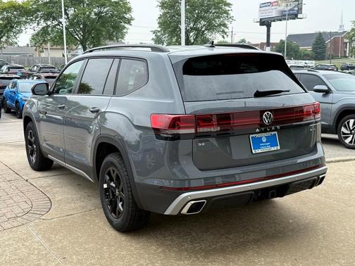 2025 Volkswagen Atlas 2.0T Peak Edition
