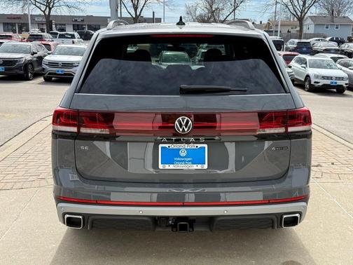 2025 Volkswagen Atlas 2.0T Peak Edition